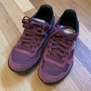 Until 3/17 NIB discontinued SAUCONY Bullet Sneakers, Maroon 7.5